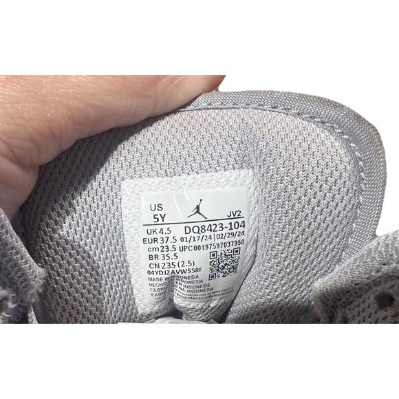 Air Jordan 1 Mid Wolf Grey / Midnight Navy, DQ8423-104 Sz: US Youth 5Y or W6.5 - Picture 5 of 6